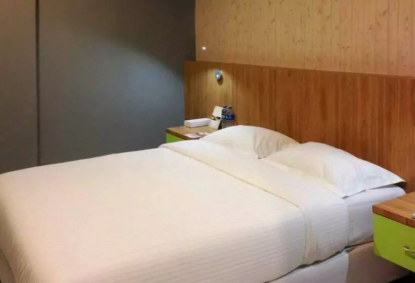ホテル Wisma Sederhana Mitra Reddoorz