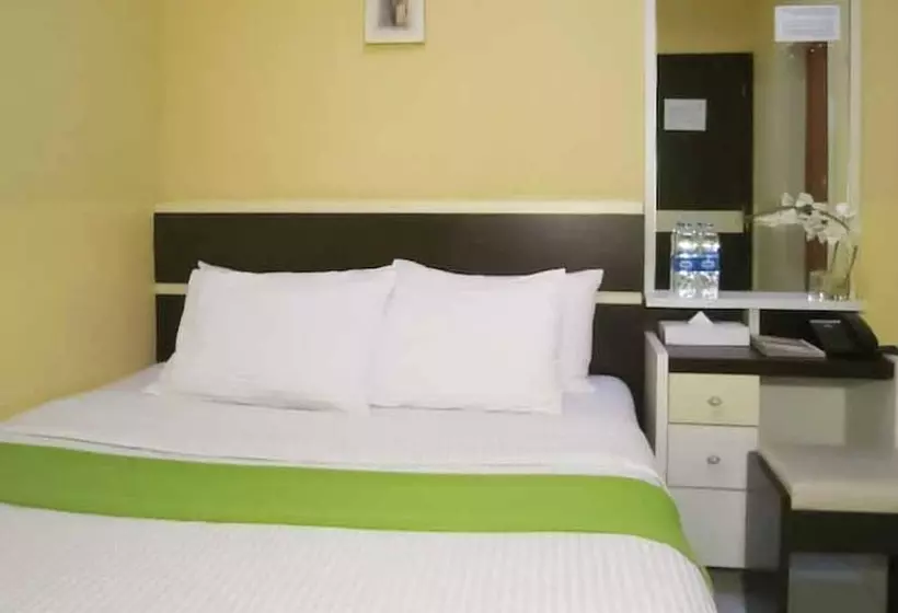 ホテル Wisma Sederhana Mitra Reddoorz