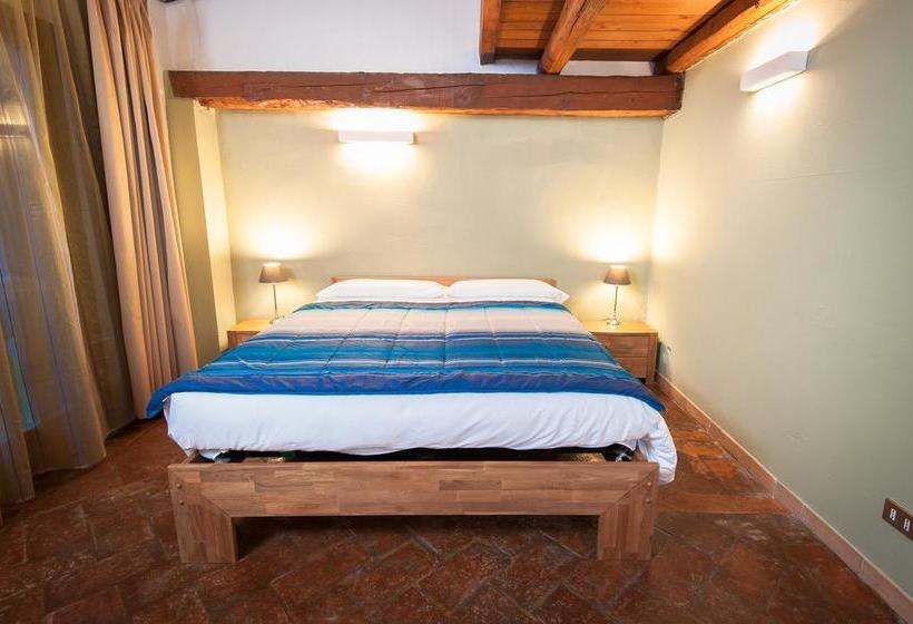 بنسيون Borgo La Colombara