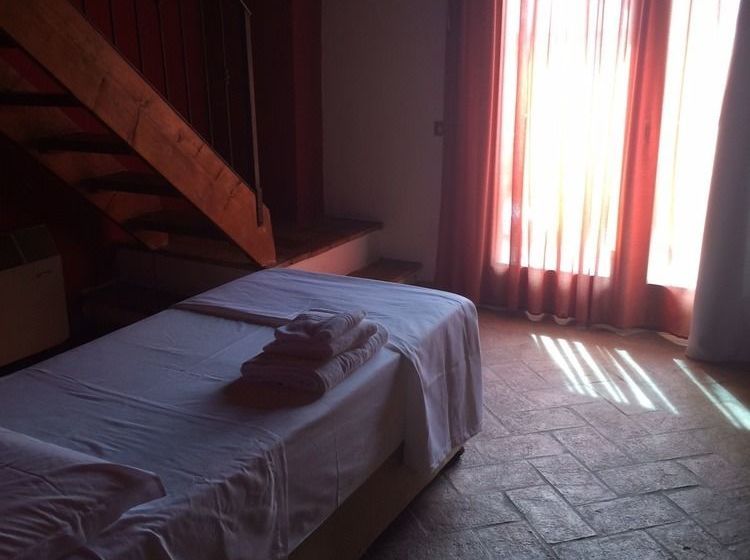 بنسيون Borgo La Colombara