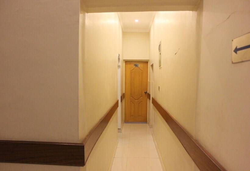 پانسیون Royal Palace