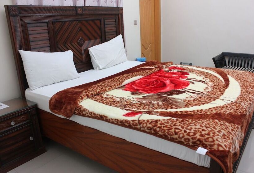 پانسیون Royal Palace