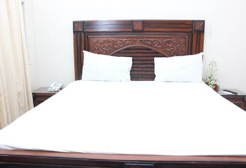 پانسیون Royal Palace