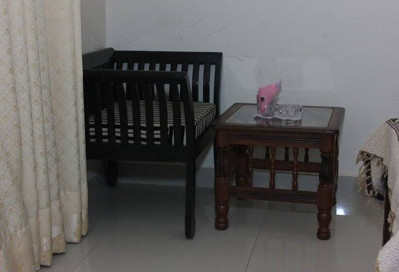 پانسیون Royal Palace