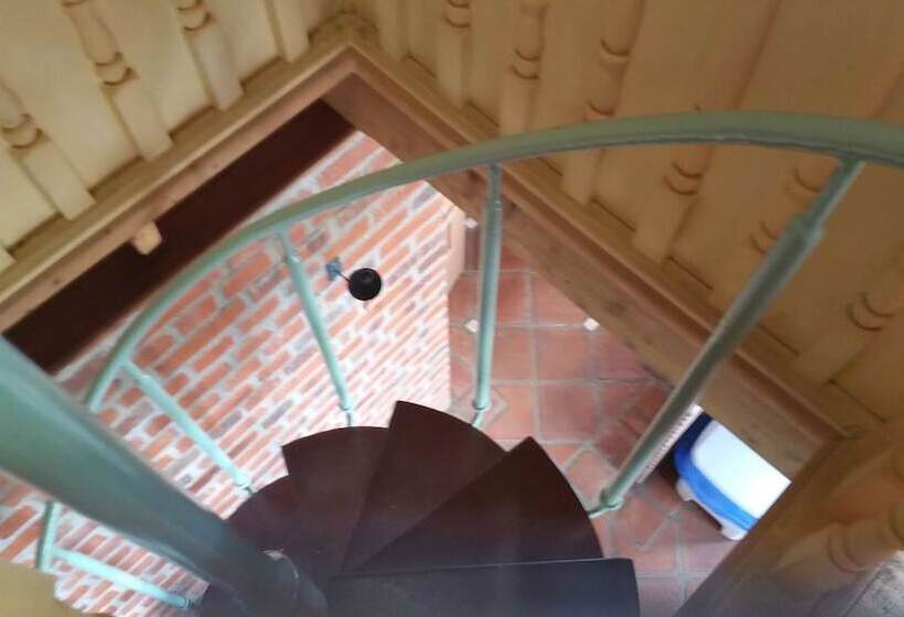 Woodmere Grand Hotel & Serviced Apartments