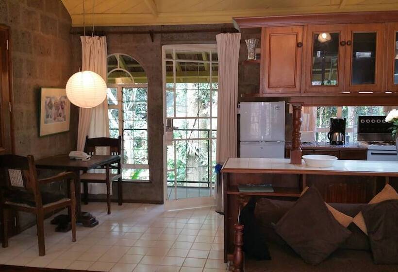 Woodmere Grand Hotel & Serviced Apartments