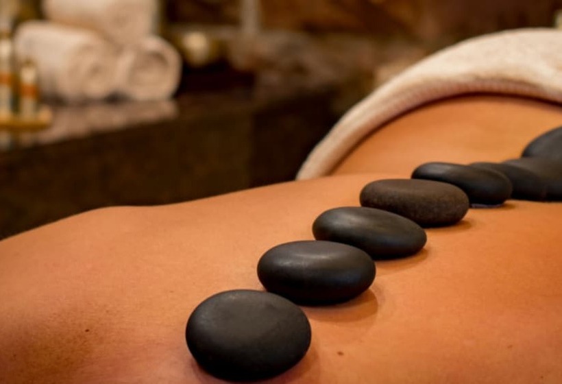 Woodmere Grand Hotel & Serviced Apartments