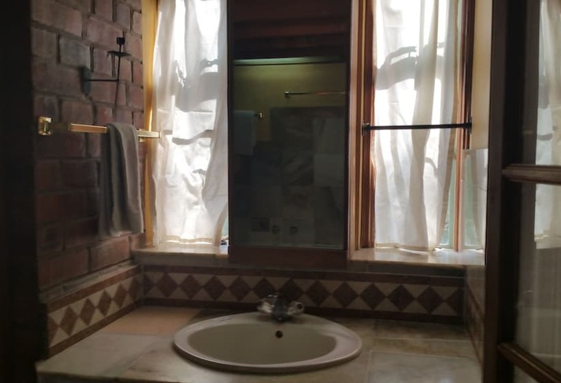 Woodmere Grand Hotel & Serviced Apartments