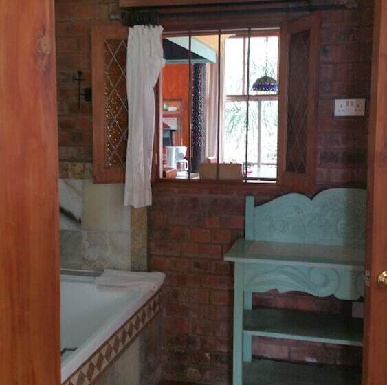 Woodmere Grand Hotel & Serviced Apartments