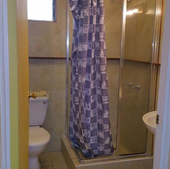 Woodmere Grand Hotel & Serviced Apartments