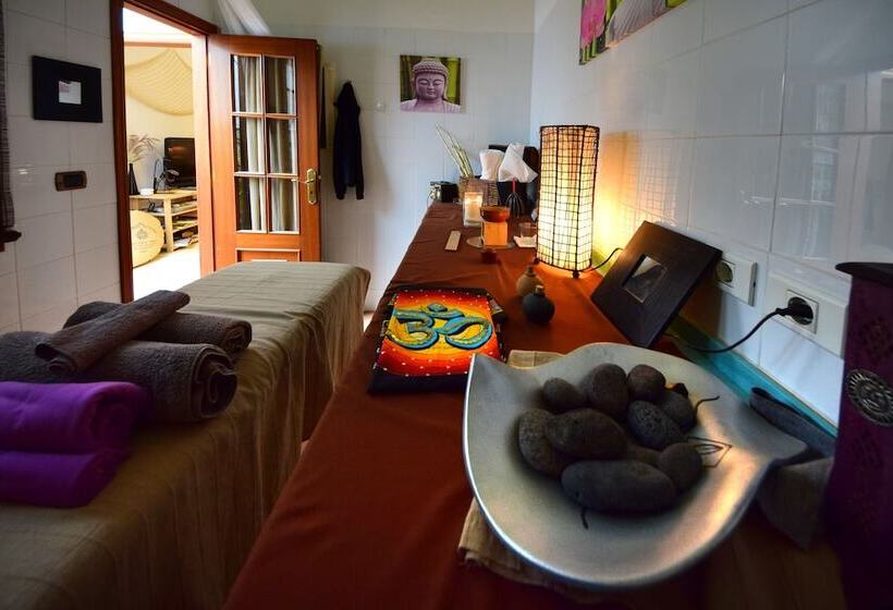 مبيت وإفطار Casa Emblematica Armonia