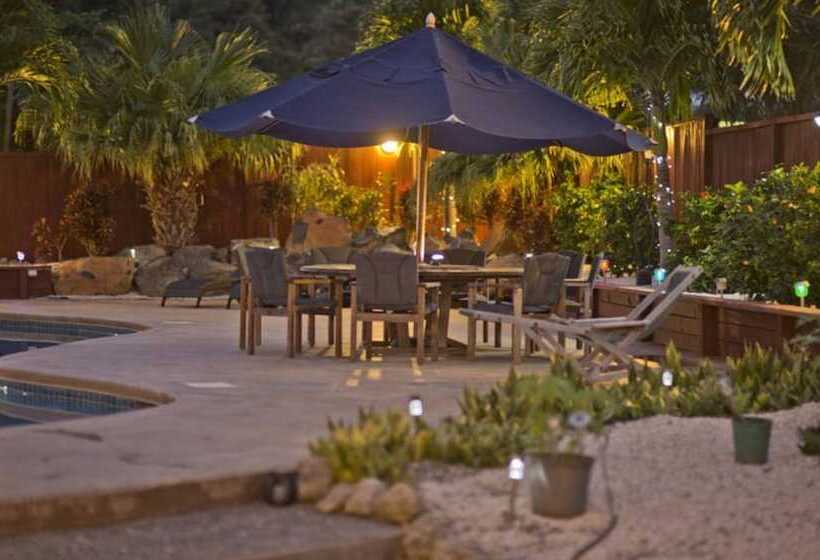 تختخواب و صبحانه Rarotonga S Fishing Lodge Gt S