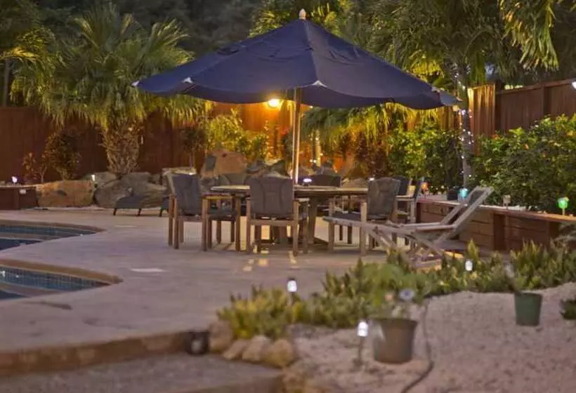 تختخواب و صبحانه Rarotonga S Fishing Lodge   Gt S