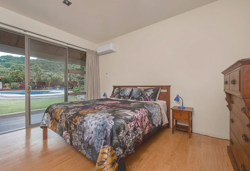 تختخواب و صبحانه Rarotonga S Fishing Lodge Gt S