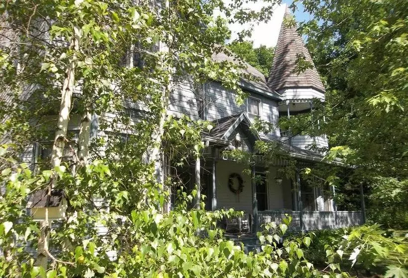 Bunny Trail Guest House