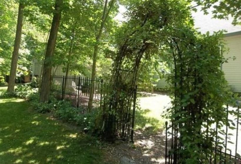 Bunny Trail Guest House