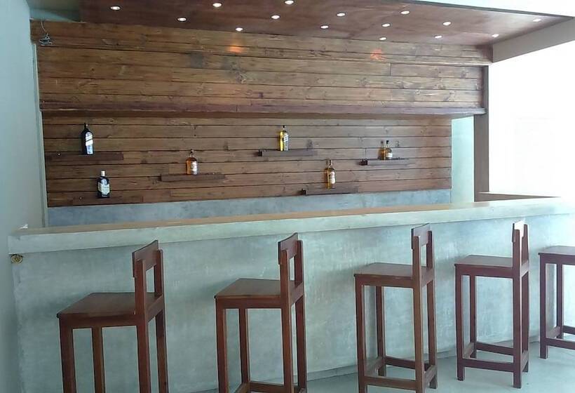 Beacon Beach Hotel Negombo