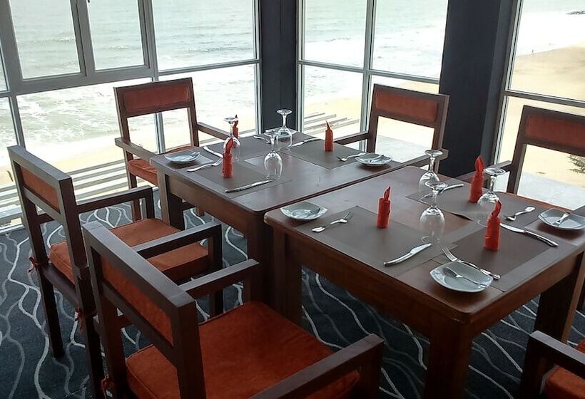 Beacon Beach Hotel Negombo
