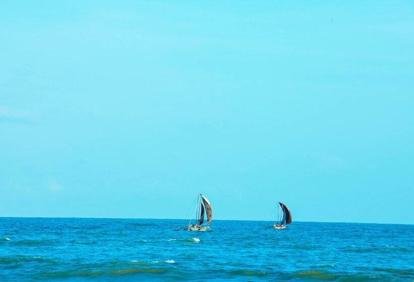 Beacon Beach Hotel Negombo