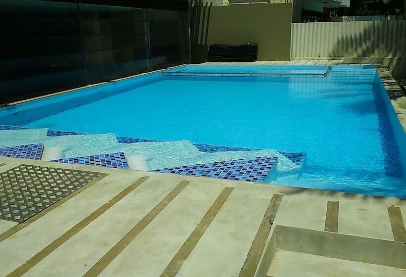 Beacon Beach Hotel Negombo