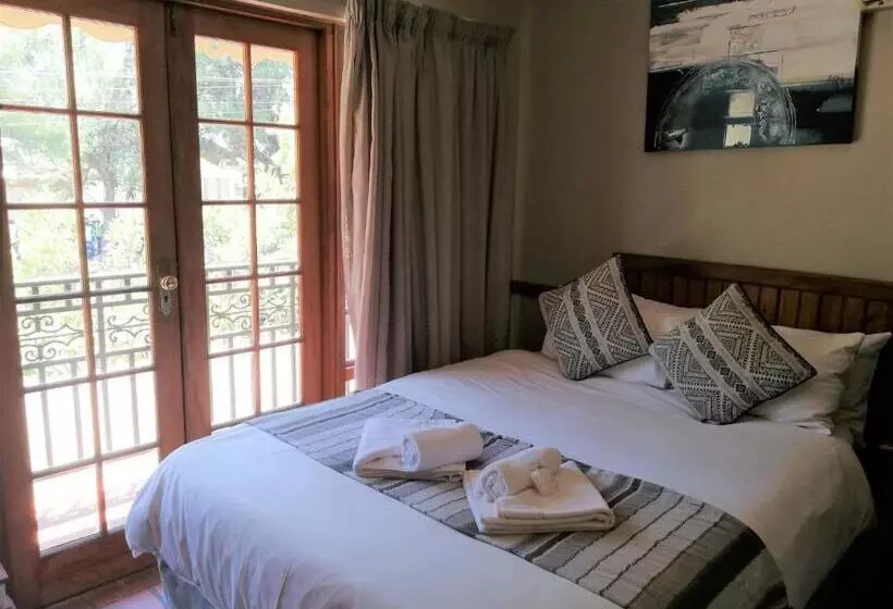 هتل Oakwood Lodge
