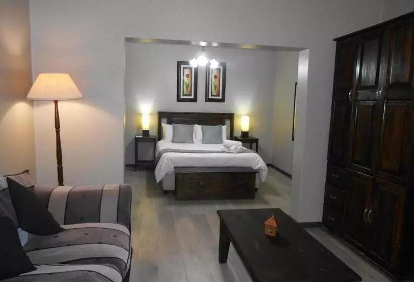 هتل Oakwood Lodge