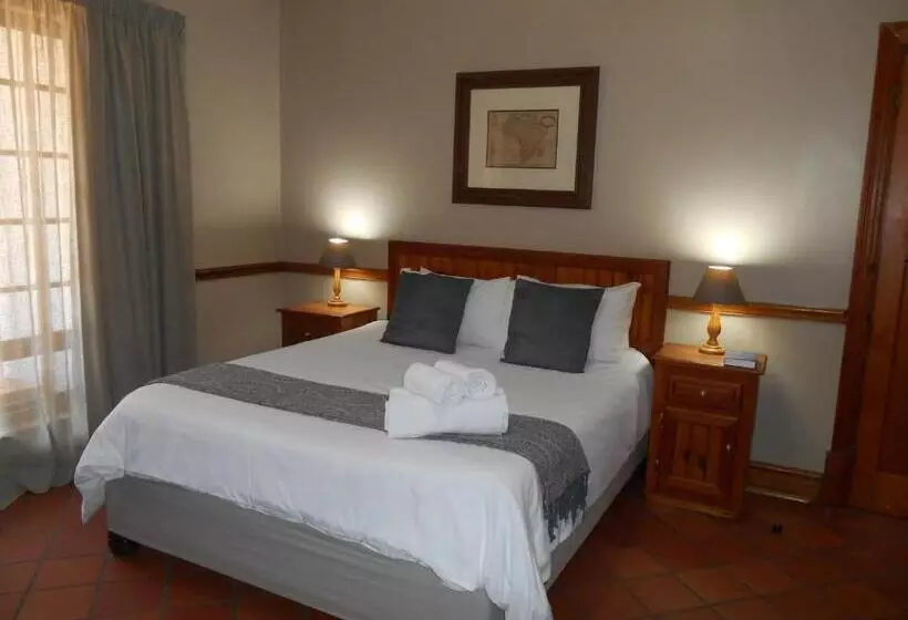 هتل Oakwood Lodge