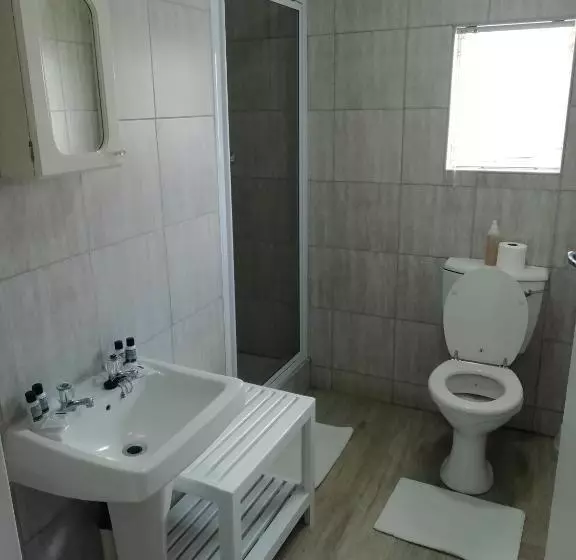 هتل Oakwood Lodge
