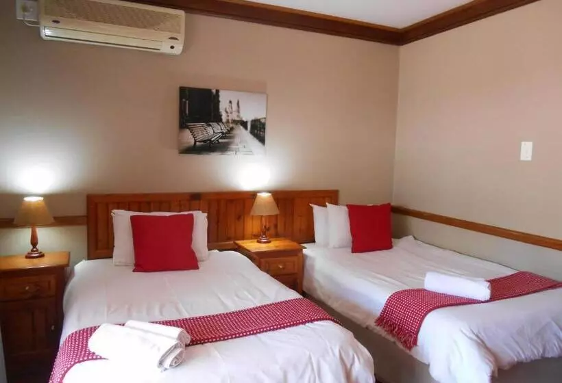 هتل Oakwood Lodge