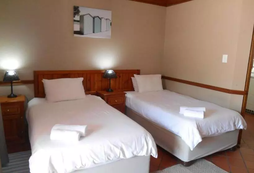 هتل Oakwood Lodge