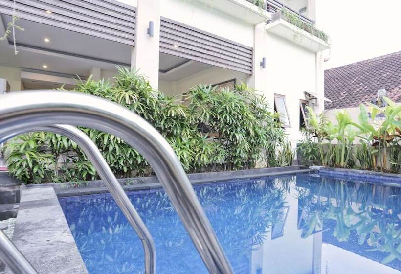 فندق Reddoorz At Benesari 2 Legian