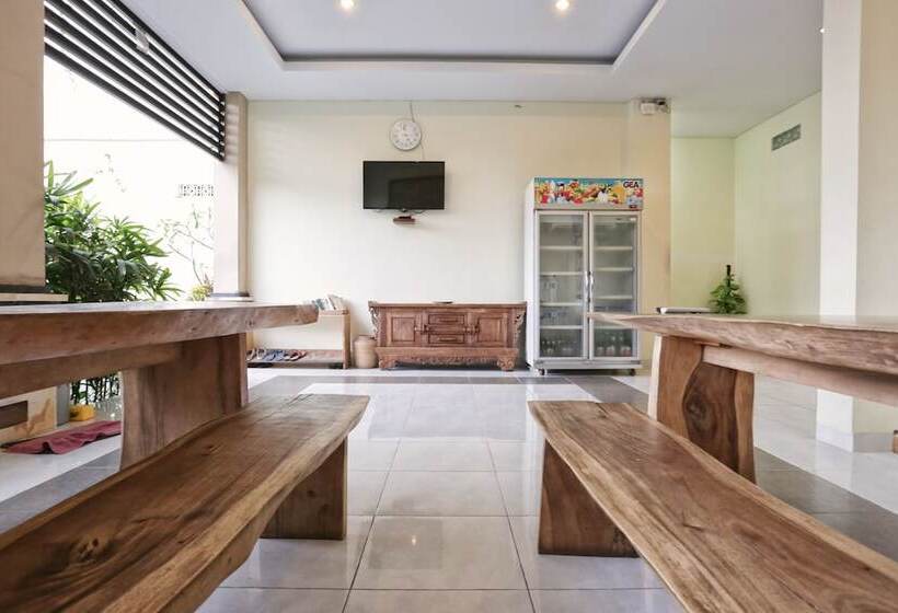 فندق Reddoorz At Benesari 2 Legian