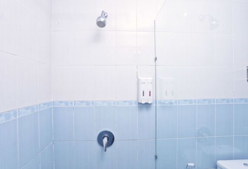 فندق Reddoorz At Benesari 2 Legian