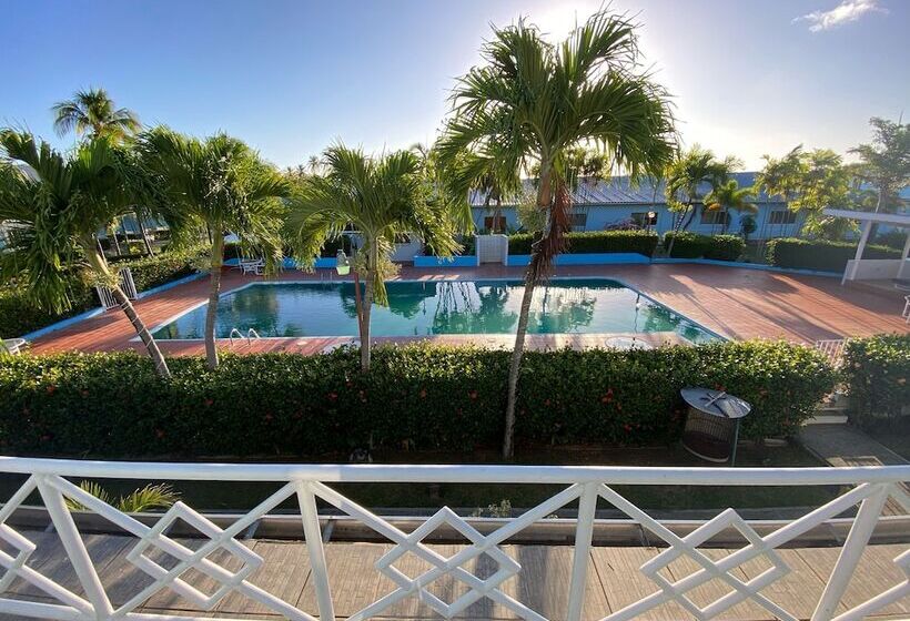 هتل Rovanel S Resort And Conference Centre