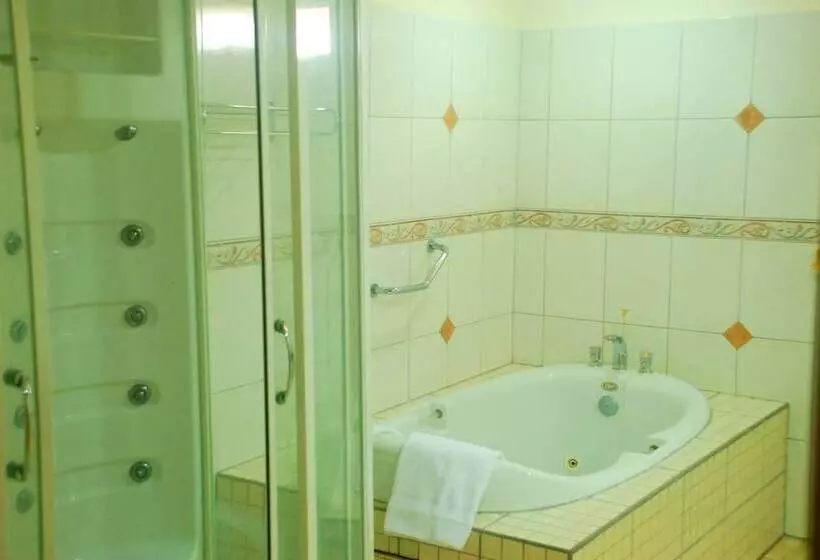 Hotelli Rovanel S Resort And Conference Centre