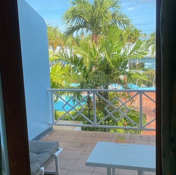 هتل Rovanel S Resort And Conference Centre