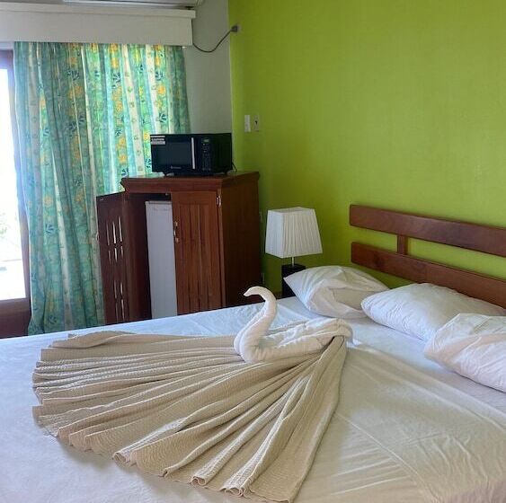 هتل Rovanel S Resort And Conference Centre