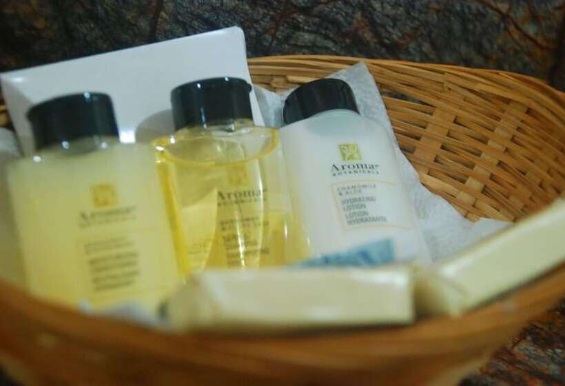 هتل Rovanel S Resort And Conference Centre