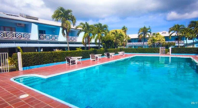 هتل Rovanel S Resort And Conference Centre