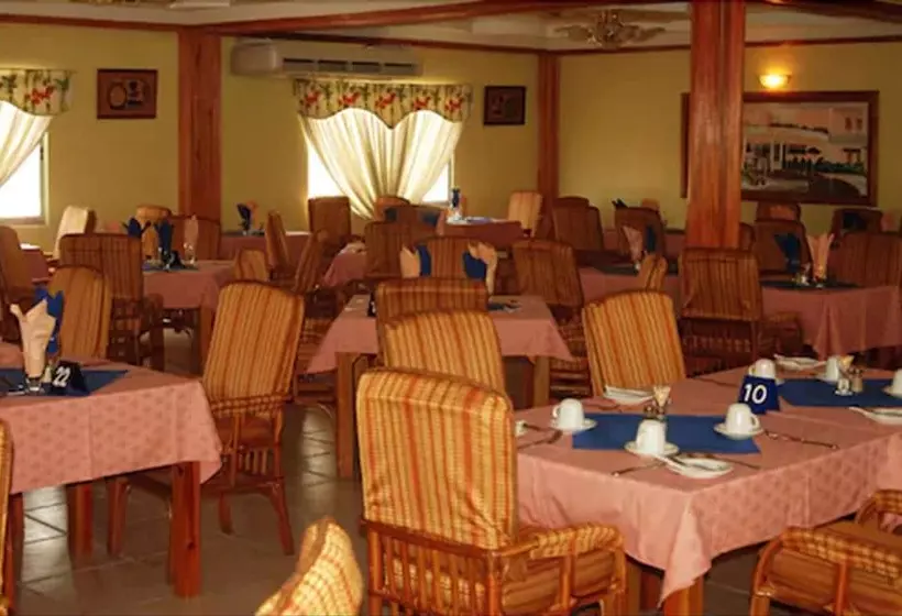 Hotelli Rovanel S Resort And Conference Centre