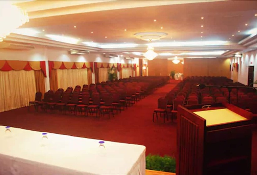 هتل Rovanel S Resort And Conference Centre