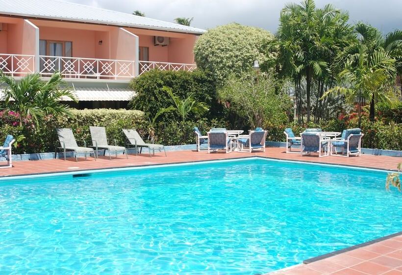 هتل Rovanel S Resort And Conference Centre