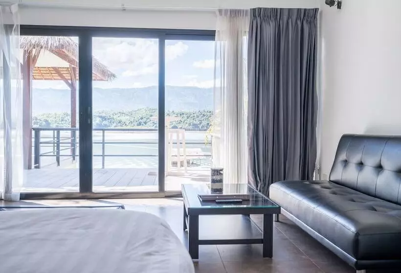 ホテル The Sanctuary Nam Ngum Beach Resort