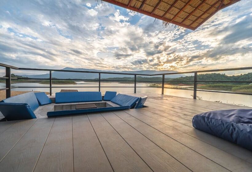 ホテル The Sanctuary Nam Ngum Beach Resort