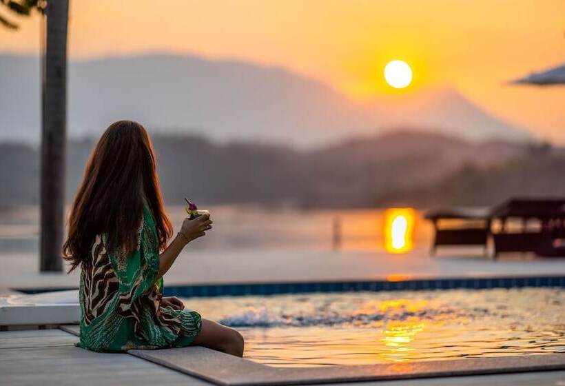 ホテル The Sanctuary Nam Ngum Beach Resort