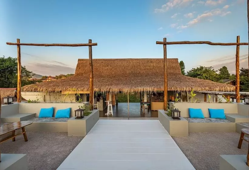 ホテル The Sanctuary Nam Ngum Beach Resort