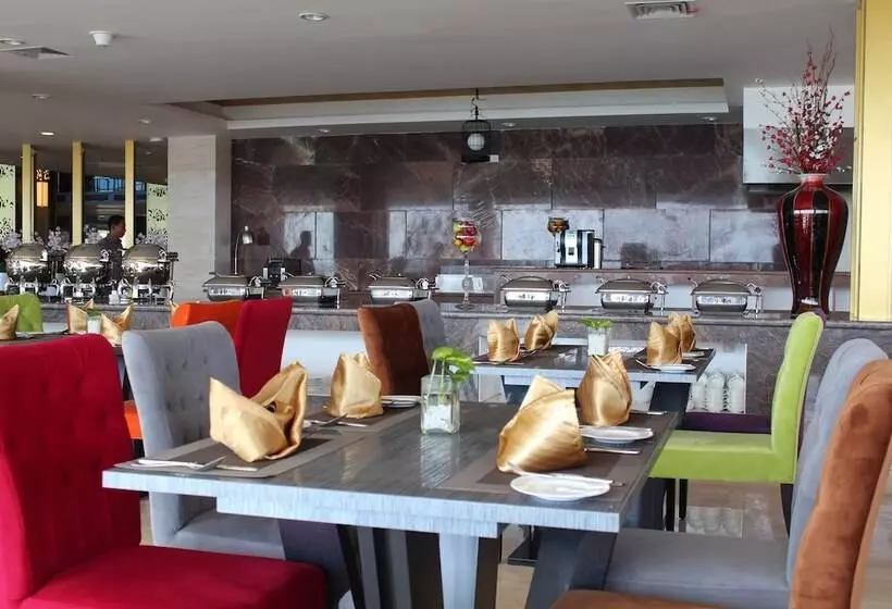 Swiss Belhotel Makassar