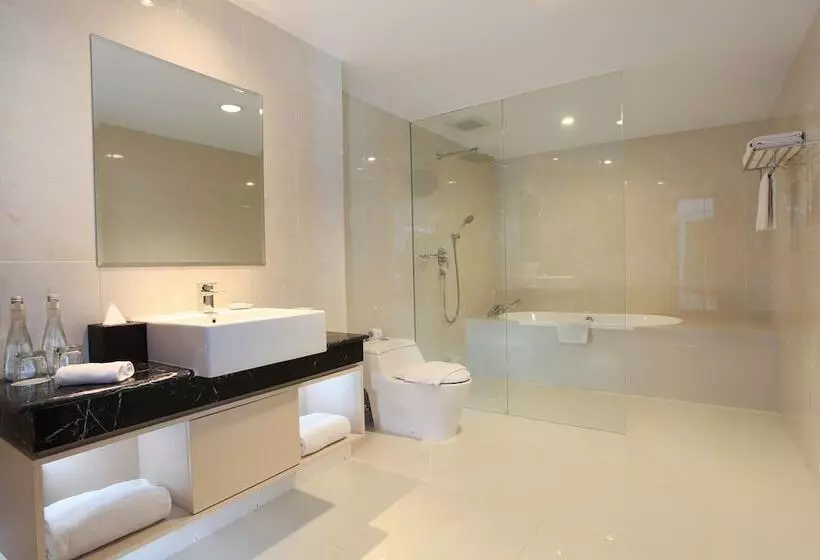 Swiss Belhotel Makassar