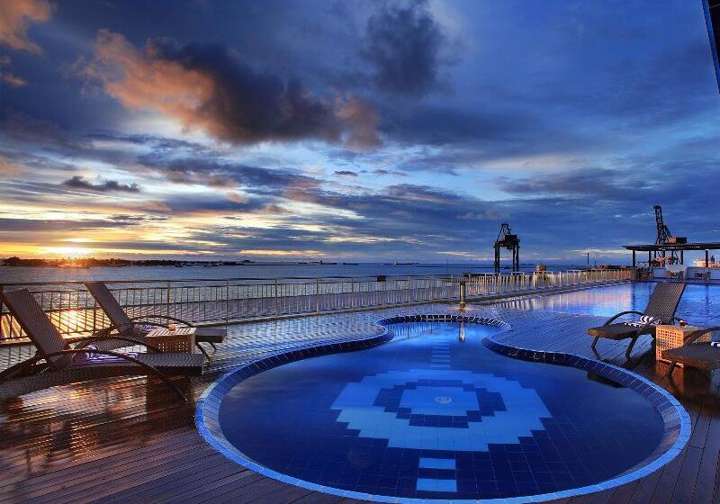 Swiss Belhotel Makassar