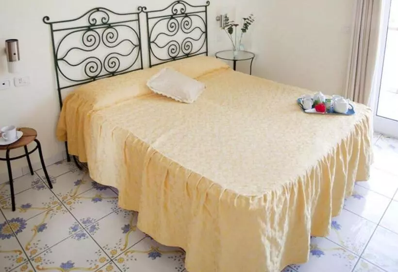 ホテル Villa Maredona